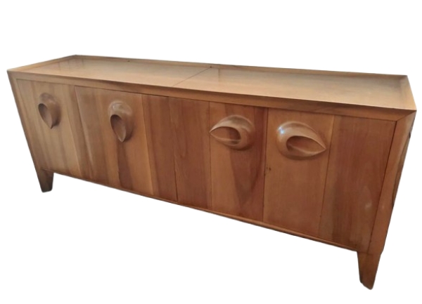 MOD 14120 Vincent Gonzalez Enfilade en bois naturel ouvrant par 4 portes circa 1960.
